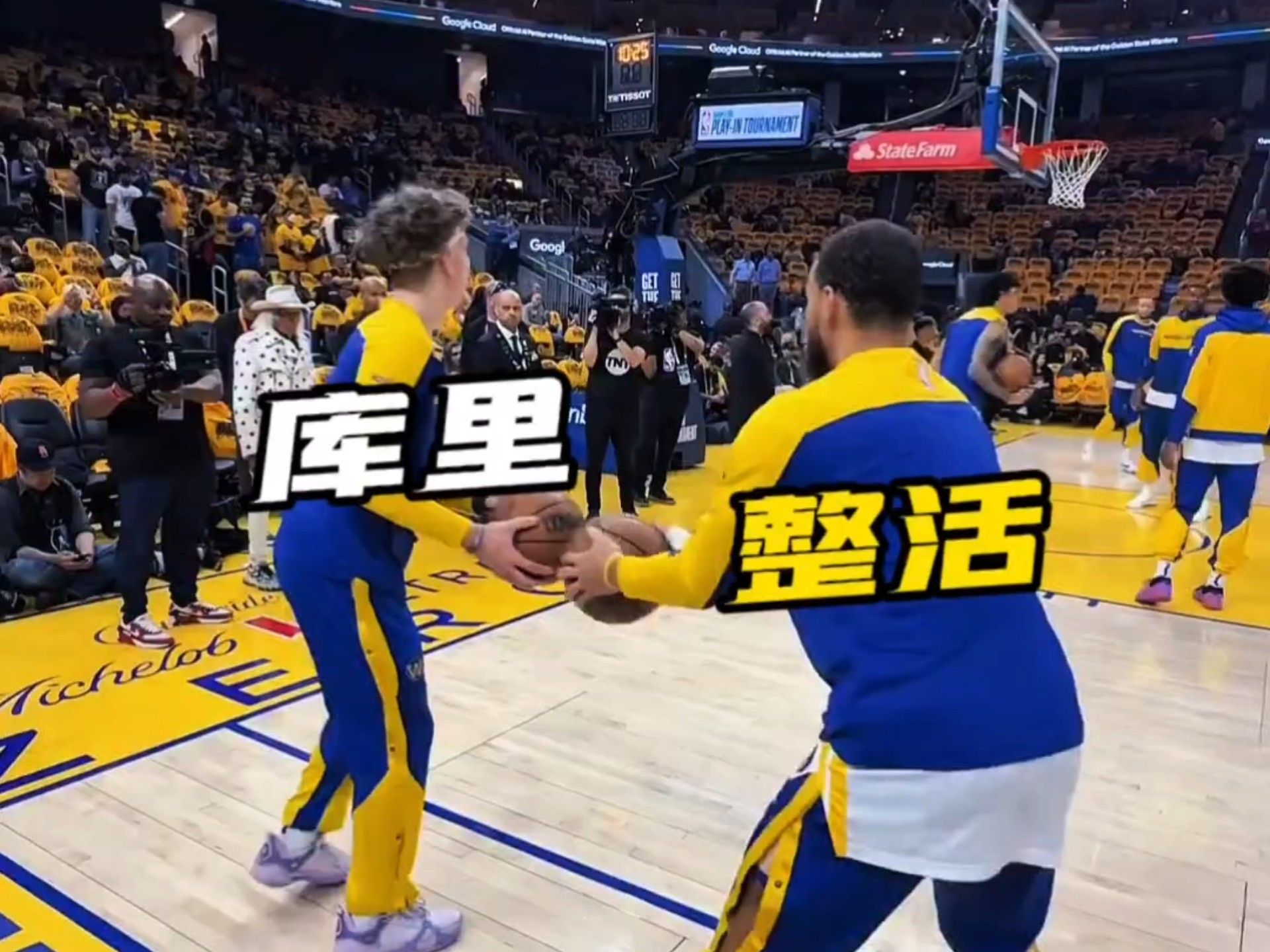 库里伤愈复出，爆冷首场表现抢眼，FPX球迷欢呼！